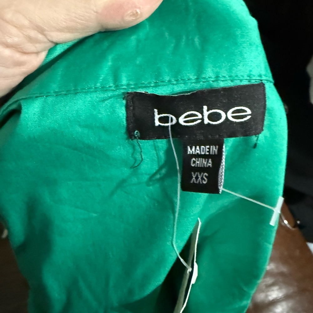 Green‎ Button-Up Women's Top - Picture 5 of 7